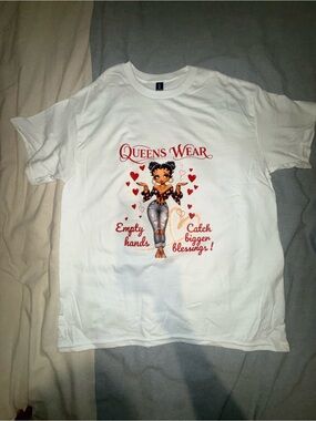 Gildan White 'Queens Wear' Graphic Tee with Red Accents